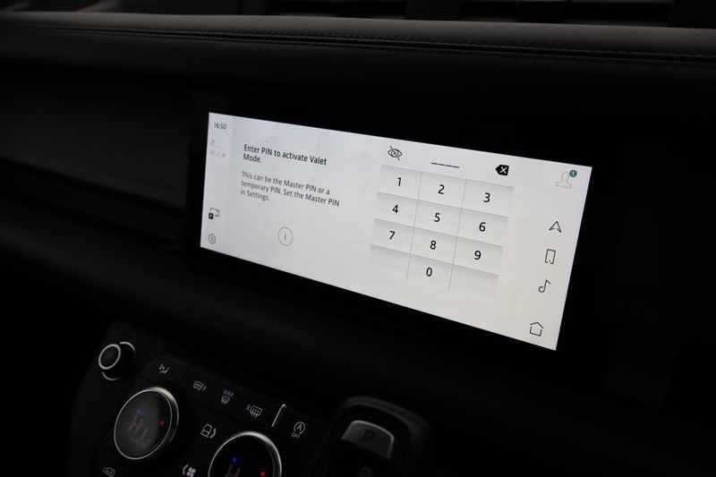 2021 (21) LAND ROVER DEFENDER 3.0 D300 X-Dynamic HSE 110 5dr Auto 4961271