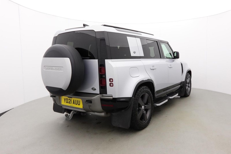 2021 (21) LAND ROVER DEFENDER 3.0 D300 X-Dynamic HSE 110 5dr Auto 4961250