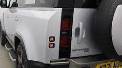 2021 (21) LAND ROVER DEFENDER 3.0 D300 X-Dynamic HSE 110 5dr Auto 4961284