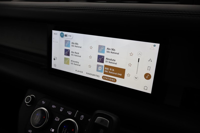 2021 (21) LAND ROVER DEFENDER 3.0 D300 X-Dynamic HSE 110 5dr Auto 4961276