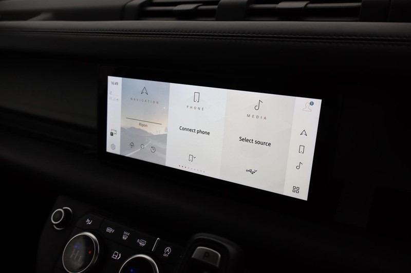 2021 (21) LAND ROVER DEFENDER 3.0 D300 X-Dynamic HSE 110 5dr Auto 4961266