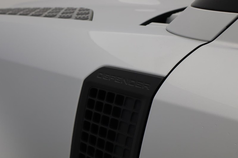 2021 (21) LAND ROVER DEFENDER 3.0 D300 X-Dynamic HSE 110 5dr Auto 4961255