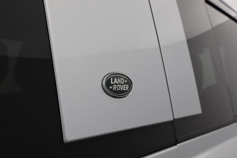 2021 (21) LAND ROVER DEFENDER 3.0 D300 X-Dynamic HSE 110 5dr Auto 4961288