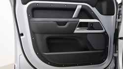 2021 (21) LAND ROVER DEFENDER 3.0 D300 X-Dynamic HSE 110 5dr Auto 4961254