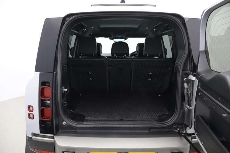 2021 (21) LAND ROVER DEFENDER 3.0 D300 X-Dynamic HSE 110 5dr Auto 4961286