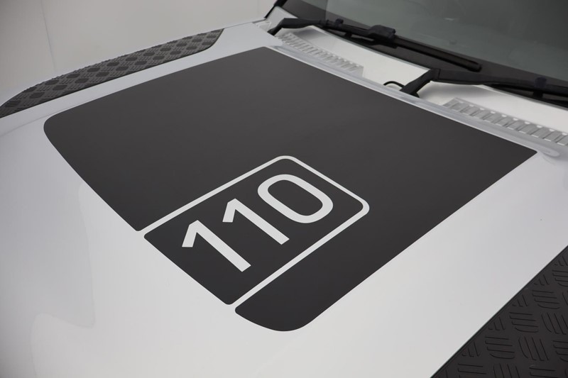 2021 (21) LAND ROVER DEFENDER 3.0 D300 X-Dynamic HSE 110 5dr Auto 4961257