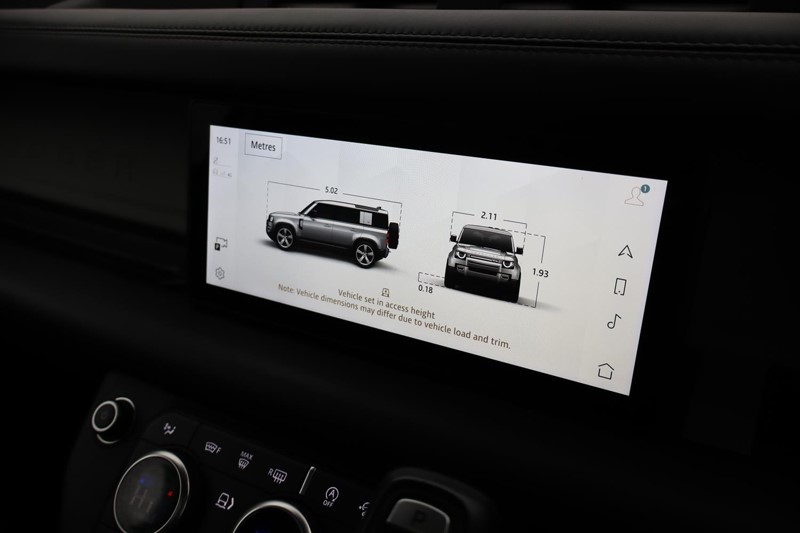 2021 (21) LAND ROVER DEFENDER 3.0 D300 X-Dynamic HSE 110 5dr Auto 4961275