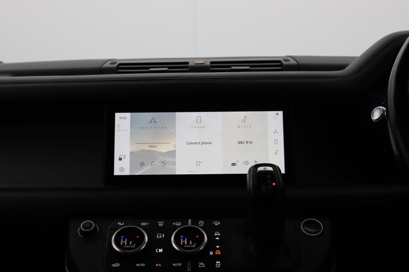 2021 (21) LAND ROVER DEFENDER 3.0 D300 X-Dynamic HSE 110 5dr Auto 4961281