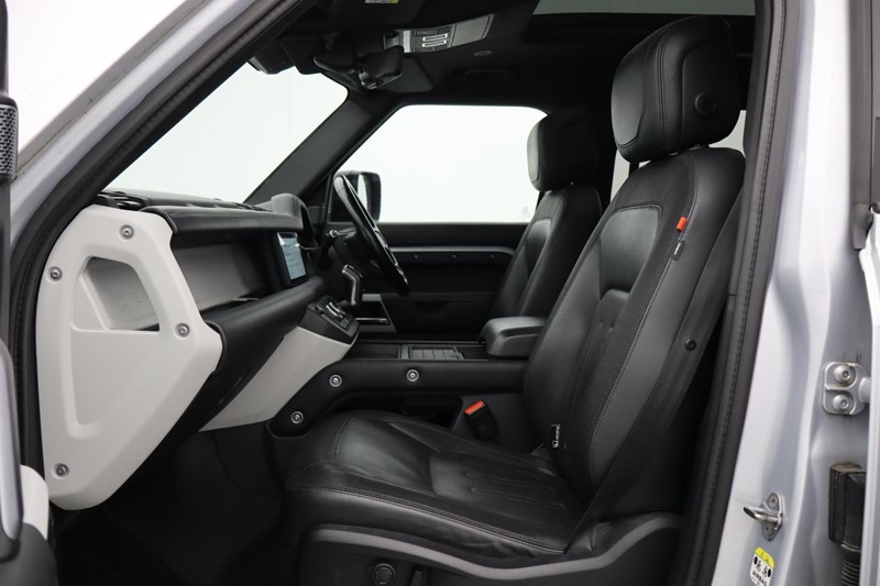 2021 (21) LAND ROVER DEFENDER 3.0 D300 X-Dynamic HSE 110 5dr Auto 4961252