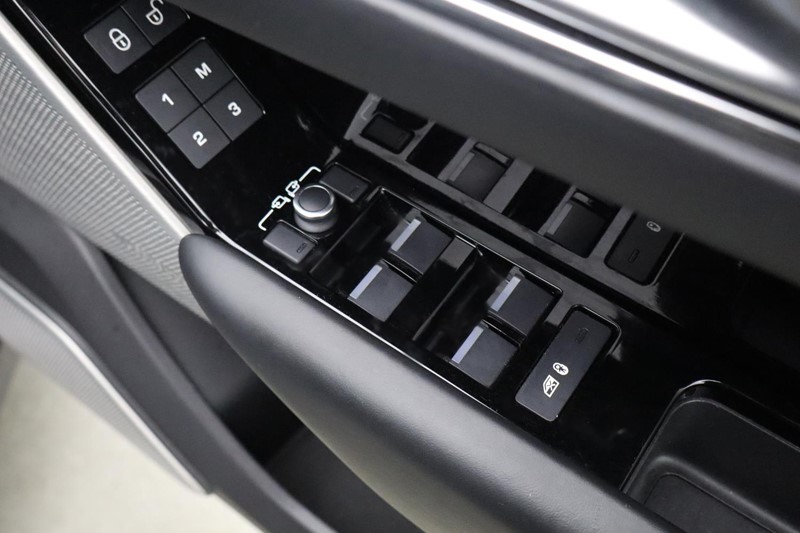 2020 (70) LAND ROVER RANGE ROVER VELAR 2.0 D240 R-Dynamic HSE 5dr Auto 4983402