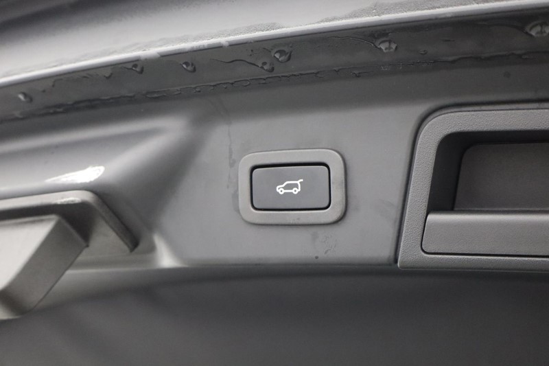 2020 (70) LAND ROVER RANGE ROVER VELAR 2.0 D240 R-Dynamic HSE 5dr Auto 4983431