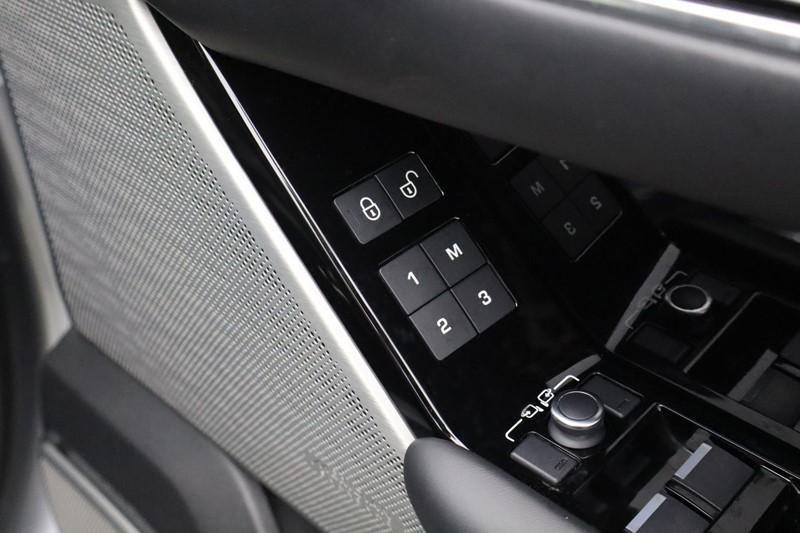 2020 (70) LAND ROVER RANGE ROVER VELAR 2.0 D240 R-Dynamic HSE 5dr Auto 4983403