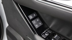 2024 (74) LAND ROVER RANGE ROVER VELAR 2.0 D200 MHEV Dynamic HSE 5dr Auto 4991001