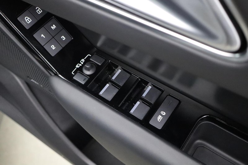 2024 (74) LAND ROVER RANGE ROVER VELAR 2.0 D200 MHEV Dynamic HSE 5dr Auto 4991000