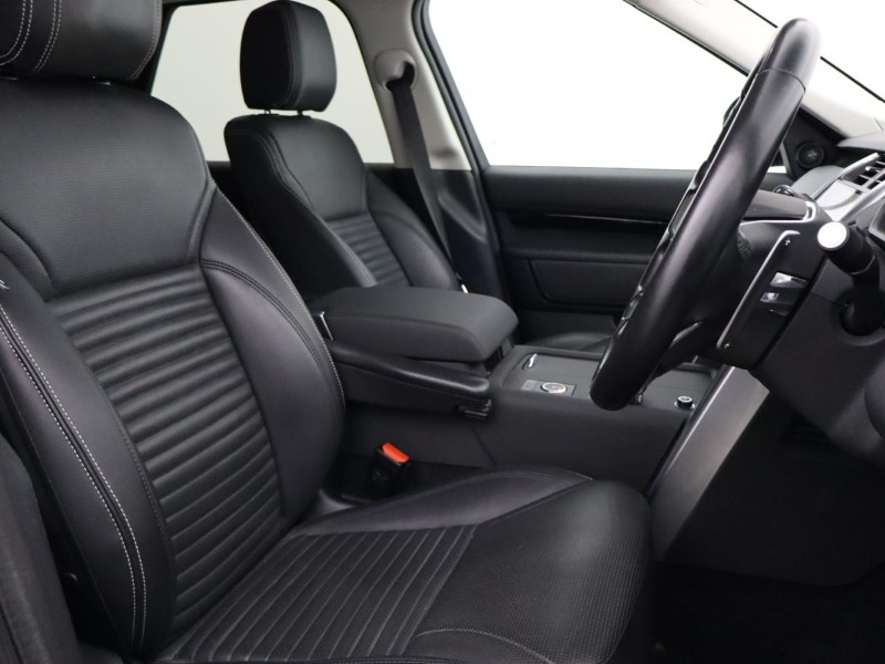 2022 (22) LAND ROVER DISCOVERY 3.0 D300 S 5dr Auto 5119521