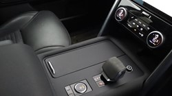 2022 (22) LAND ROVER DISCOVERY 3.0 D300 S 5dr Auto 5119535