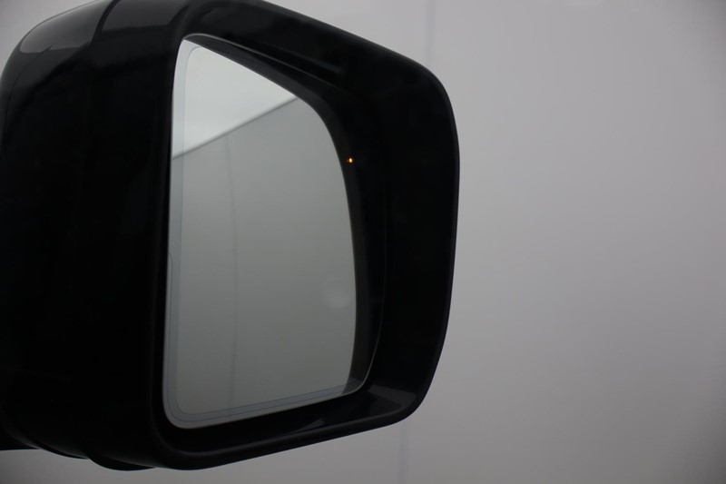 2025 (75) LAND ROVER COMMERCIAL DEFENDER 3.0 D250 Hard Top SE Auto 4961615