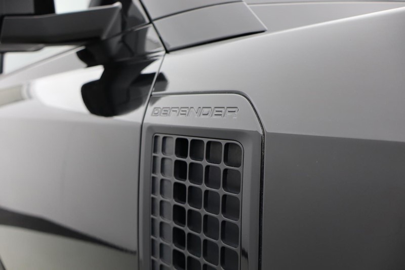 2025 (75) LAND ROVER COMMERCIAL DEFENDER 3.0 D250 Hard Top SE Auto 4961596