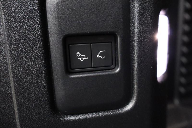 2025 (75) LAND ROVER COMMERCIAL DEFENDER 3.0 D250 Hard Top SE Auto 4961586