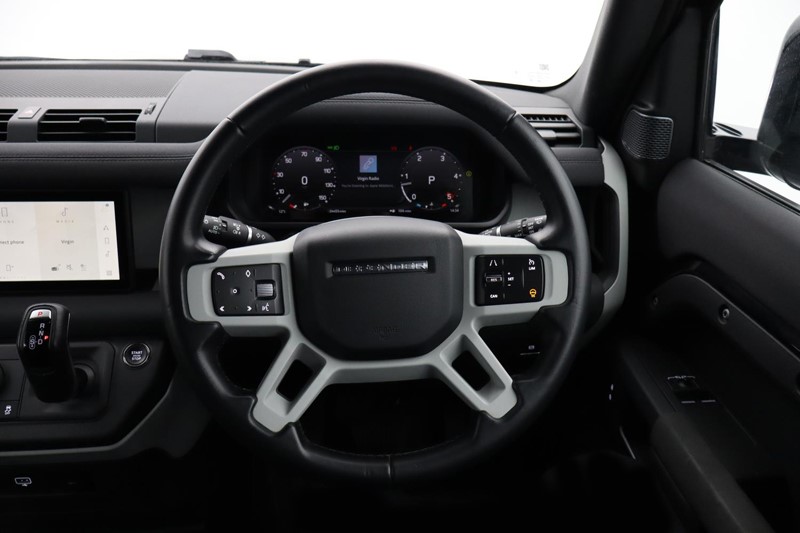 2025 (75) LAND ROVER COMMERCIAL DEFENDER 3.0 D250 Hard Top SE Auto 4961633