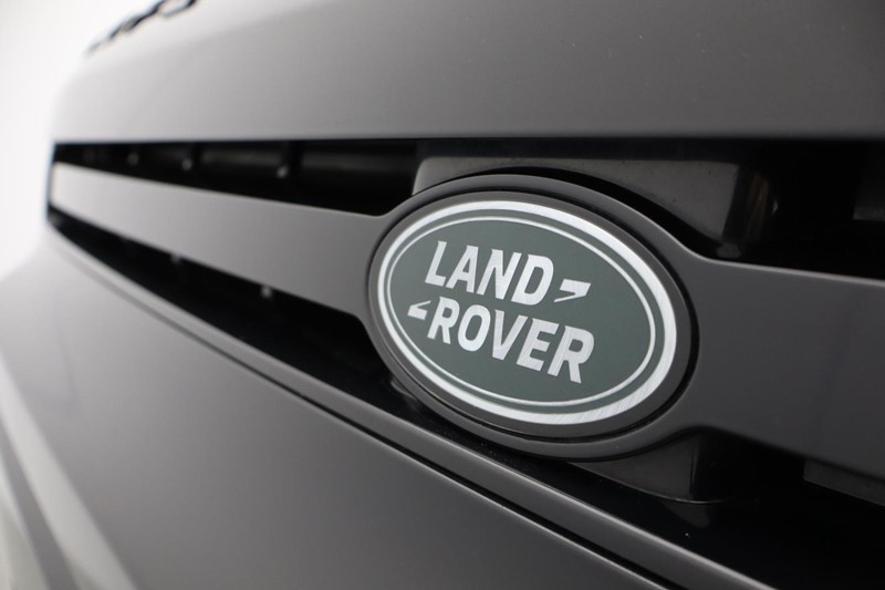 2025 (75) LAND ROVER COMMERCIAL DEFENDER 3.0 D250 Hard Top SE Auto 4961600