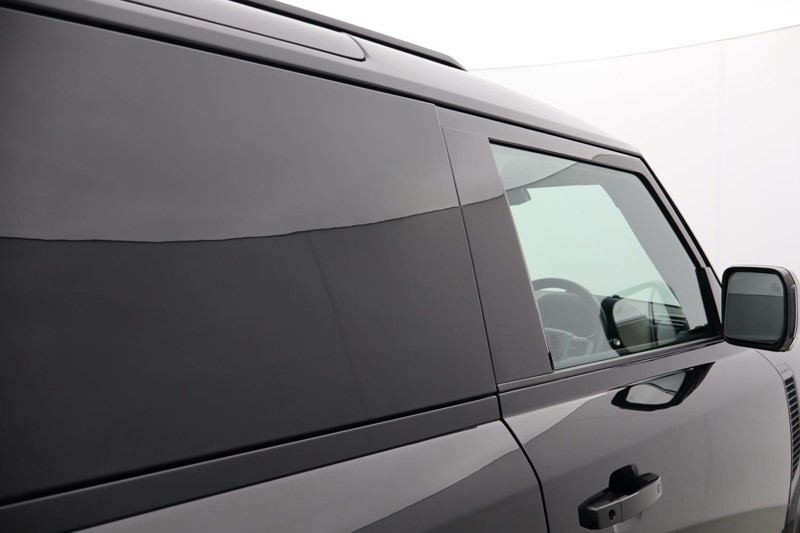 2025 (75) LAND ROVER COMMERCIAL DEFENDER 3.0 D250 Hard Top SE Auto 4961591