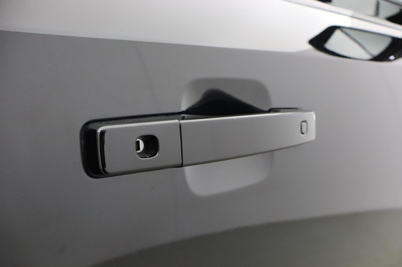 2025 (75) LAND ROVER COMMERCIAL DEFENDER 3.0 D250 Hard Top SE Auto 4961641