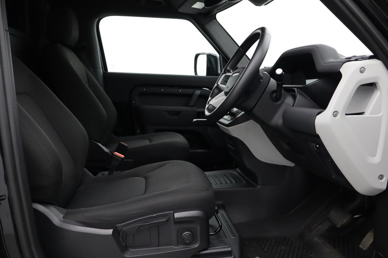 2025 (75) LAND ROVER COMMERCIAL DEFENDER 3.0 D250 Hard Top SE Auto 4961609