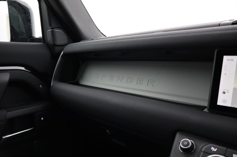 2025 (75) LAND ROVER COMMERCIAL DEFENDER 3.0 D250 Hard Top SE Auto 4961638