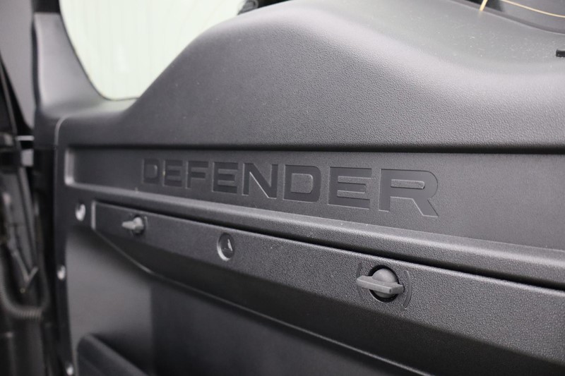 2025 (75) LAND ROVER COMMERCIAL DEFENDER 3.0 D250 Hard Top SE Auto 4961582