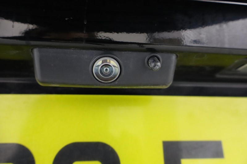 2025 (75) LAND ROVER COMMERCIAL DEFENDER 3.0 D250 Hard Top SE Auto 4961581