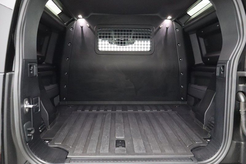 2025 (75) LAND ROVER COMMERCIAL DEFENDER 3.0 D250 Hard Top SE Auto 4961584