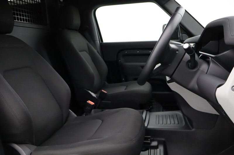 2025 (75) LAND ROVER COMMERCIAL DEFENDER 3.0 D250 Hard Top SE Auto 4961610