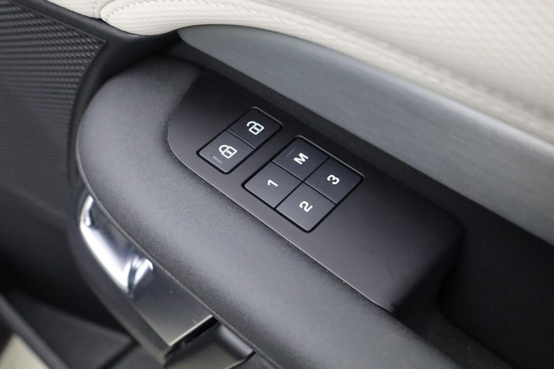 2025 (25) LAND ROVER DISCOVERY 3.0 D350 Dynamic HSE 5dr Auto 4978528