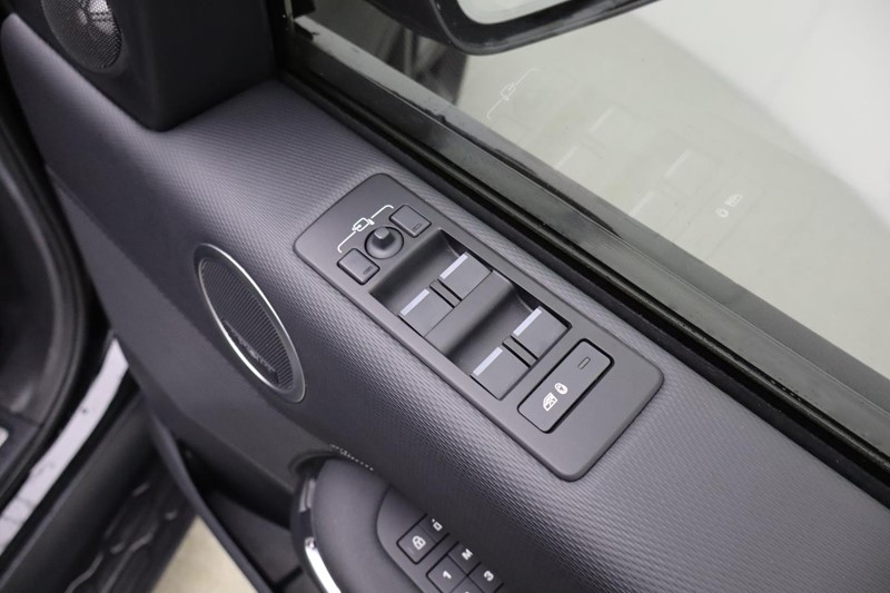 2022 (22) LAND ROVER DISCOVERY 3.0 D250 R-Dynamic SE 5dr Auto 4986025