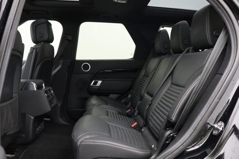 2022 (22) LAND ROVER DISCOVERY 3.0 D250 R-Dynamic SE 5dr Auto 4986020