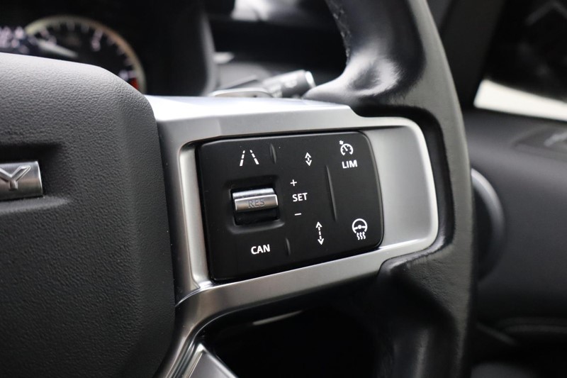 2022 (22) LAND ROVER DISCOVERY 3.0 D250 R-Dynamic SE 5dr Auto 4986031