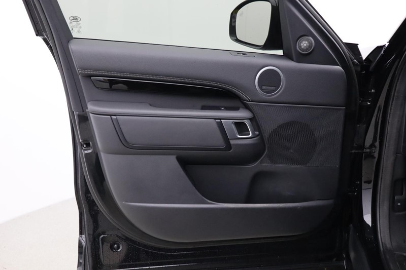 2022 (22) LAND ROVER DISCOVERY 3.0 D250 R-Dynamic SE 5dr Auto 4986021