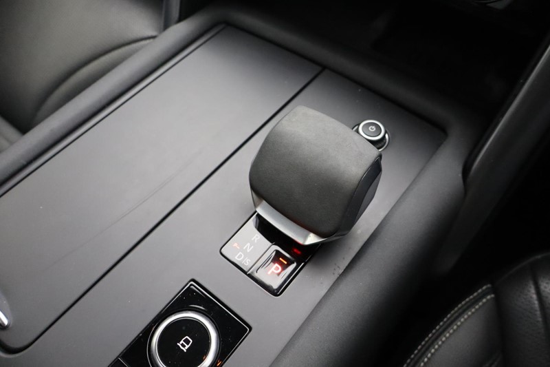 2022 (22) LAND ROVER DISCOVERY 3.0 D250 R-Dynamic SE 5dr Auto 4986033