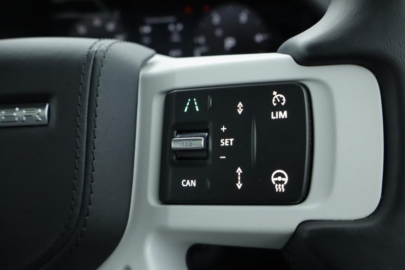 2025 (25) LAND ROVER DEFENDER 3.0 D350 X-Dynamic HSE 110 5dr Auto 5051648