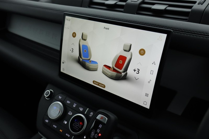 2025 (25) LAND ROVER DEFENDER 3.0 D350 X-Dynamic HSE 110 5dr Auto 5051654