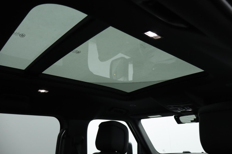 2025 (25) LAND ROVER DEFENDER 3.0 D350 X-Dynamic HSE 110 5dr Auto 5051662