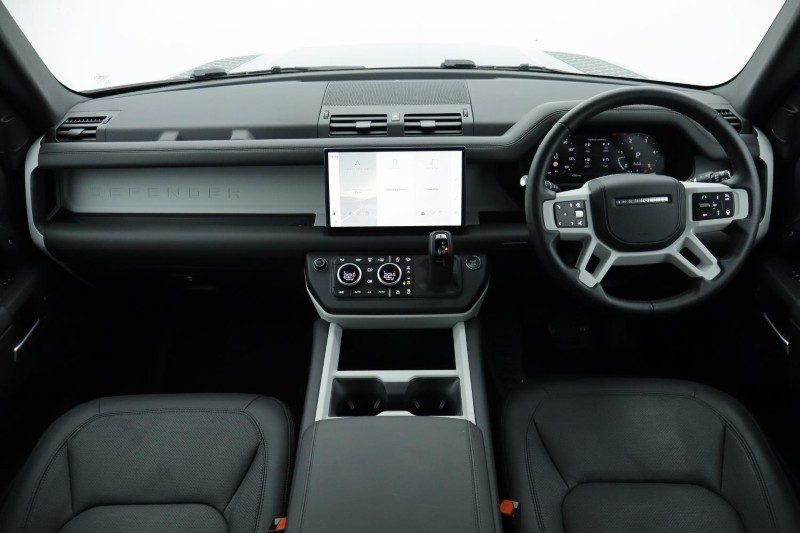 2025 (25) LAND ROVER DEFENDER 3.0 D350 X-Dynamic HSE 110 5dr Auto 5051665