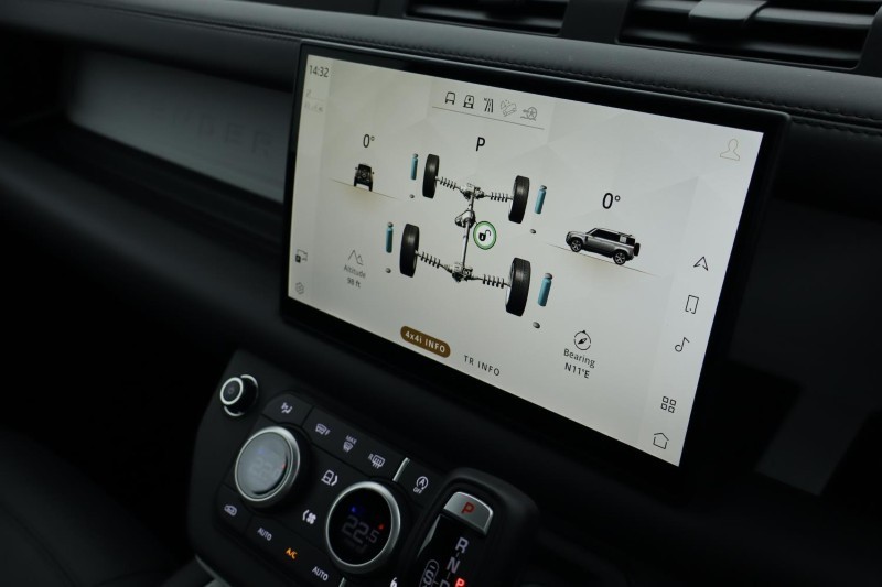 2025 (25) LAND ROVER DEFENDER 3.0 D350 X-Dynamic HSE 110 5dr Auto 5051656