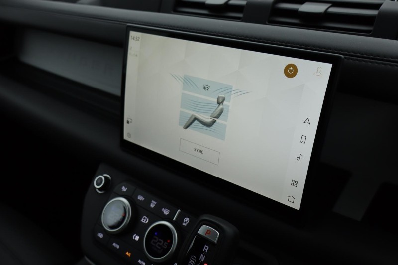 2025 (25) LAND ROVER DEFENDER 3.0 D350 X-Dynamic HSE 110 5dr Auto 5051655