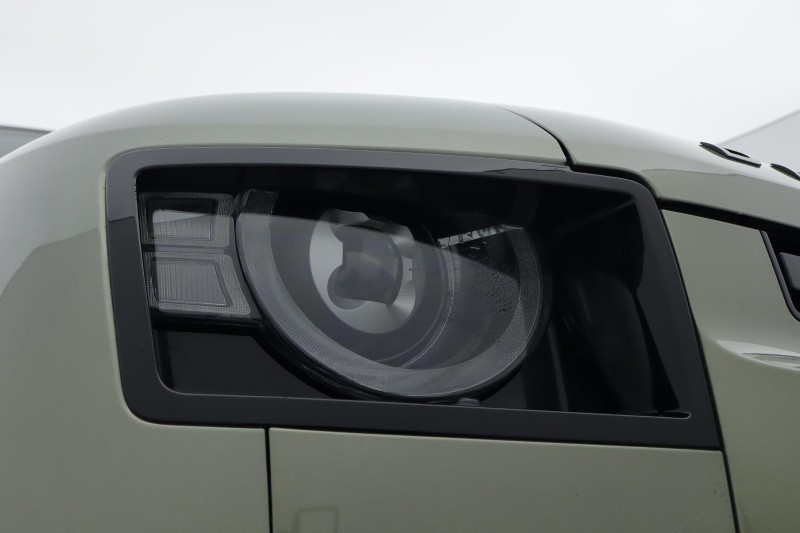 2025 (25) LAND ROVER DEFENDER 3.0 D350 X-Dynamic HSE 110 5dr Auto 5051671