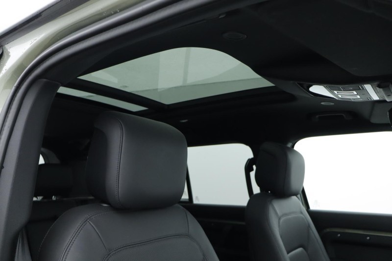 2025 (25) LAND ROVER DEFENDER 3.0 D350 X-Dynamic HSE 110 5dr Auto 5051642