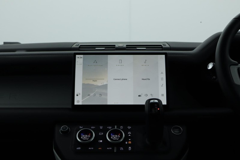 2025 (25) LAND ROVER DEFENDER 3.0 D350 X-Dynamic HSE 110 5dr Auto 5051664