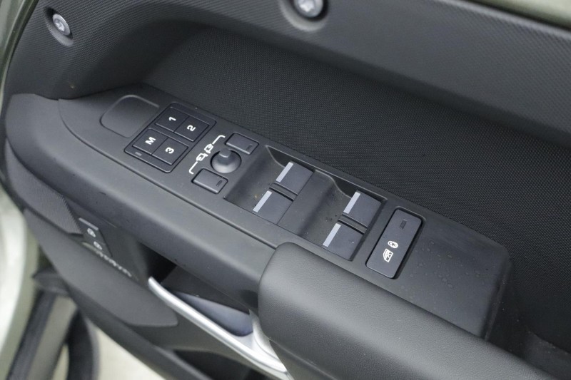 2025 (25) LAND ROVER DEFENDER 3.0 D350 X-Dynamic HSE 110 5dr Auto 5051643