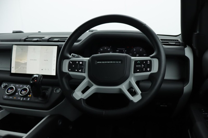 2025 (25) LAND ROVER DEFENDER 3.0 D350 X-Dynamic HSE 110 5dr Auto 5051667